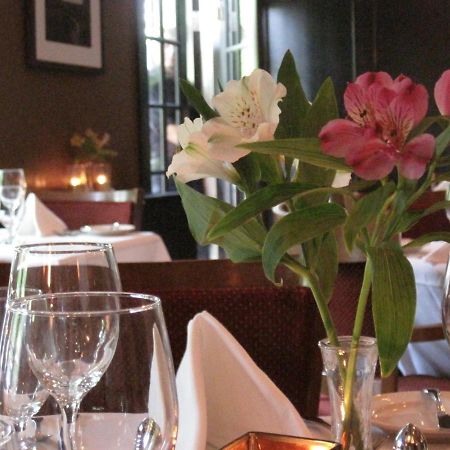 Kenyon Inn & Restaurant Gambier Extérieur photo