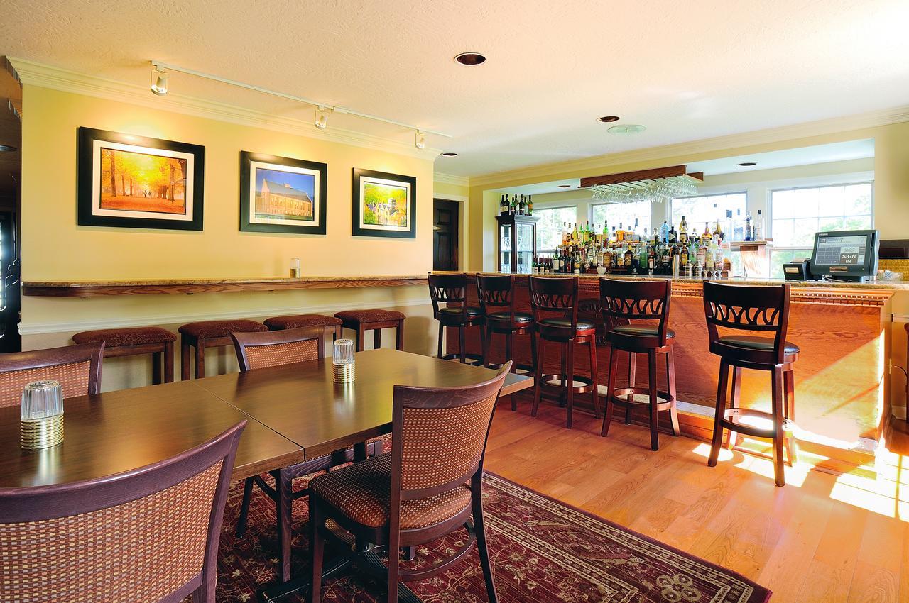 Kenyon Inn & Restaurant Gambier Extérieur photo
